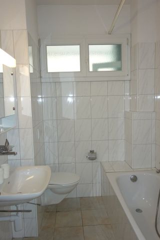 Charmante Wohnung beim Bahnhof Zürich-Oerlikon BEFRISTET 31.03.2027 - Photo 2