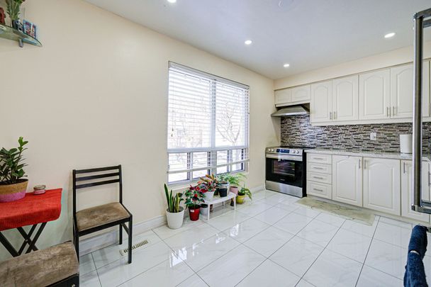 For Lease - 4020 Brandon Gate Drive Unit# 8, Mississauga, Ontario - Photo 1