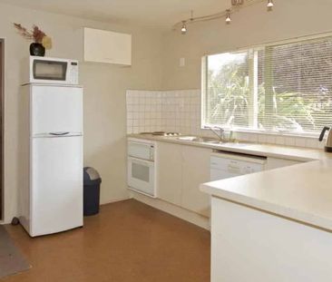 Escape the Hustle and Bustle - Photo 1