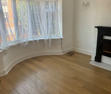 3 Bed Semi-Detached House, Brendon Avenue, M40 - Photo 2