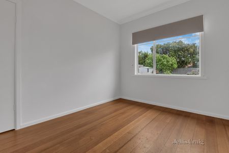 31 Myrtle Grove, Altona - Photo 2