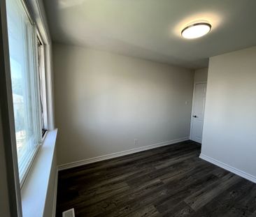 For Lease - 54 Foxrun Avenue, Toronto, Ontario - Photo 6