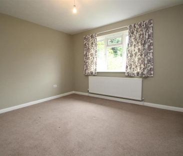 4 bedroom detached house to rent - Photo 6