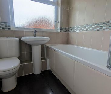 3 bedroom terraced house to rent - Photo 5