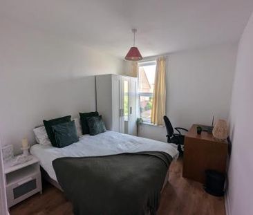 Fawcett Road, Southsea, Portsmouth, PO4 - Photo 2