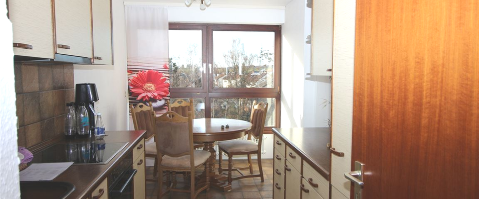 Sonnige 2,5-Zi-Whg mit Balkon ins Grüne! - Photo 1