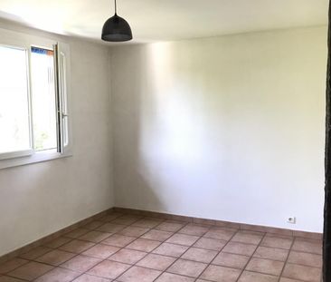 Location Appartement 2 pièces 44m² LA VALENTINE 11ème - Photo 3