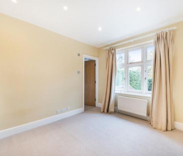 4 bedroom detached house to rent - Photo 3