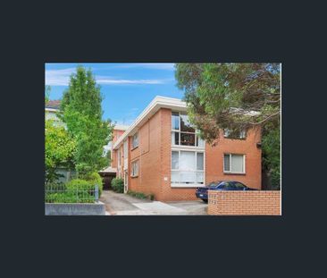 ONE BEDROOM APARTMENT IN PERFECT LOCATION! - Photo 6