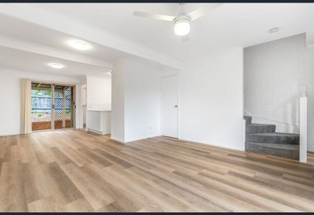 Cosy Place To Call Home, 2 Bed 1 Bath 1Car - Photo 3