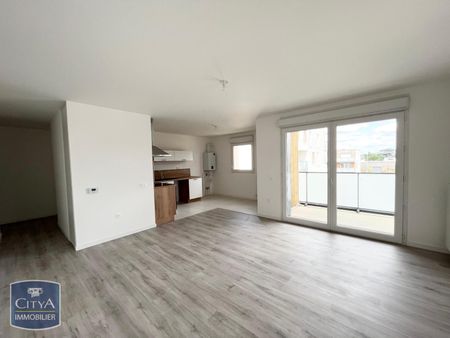 Location Appartement 4 pièces 82m² MONT ST AIGNAN 76130 - Photo 3