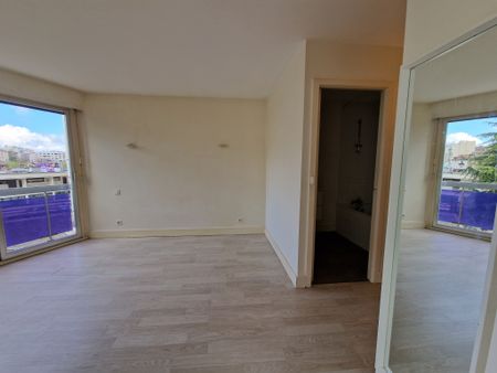 Location Appartement 2 pièces 50m² ANNEMASSE 74100 - Photo 2