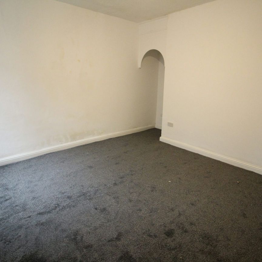 Terraced House to rent on - Photo 1