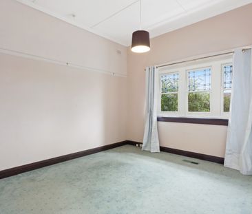 Charming Family Home Full of Character! - Photo 5