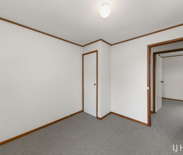 33 Strong Place, Belconnen ACT 2617 - Townhouse For Rent | Domain - Photo 2