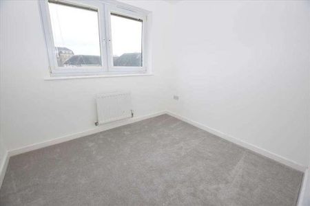 Fortune Avenue, Edgware, HA8 - Photo 3