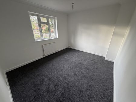 Swansea Road, Northampton - Photo 2