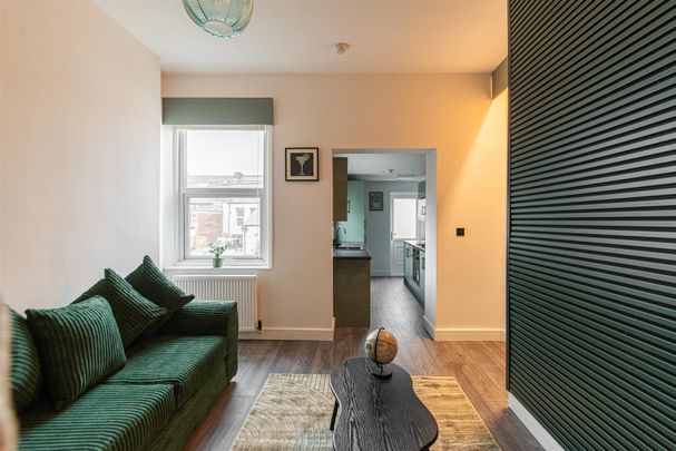 Simonside Terrace, Heaton, Newcastle Upon Tyne - Photo 1