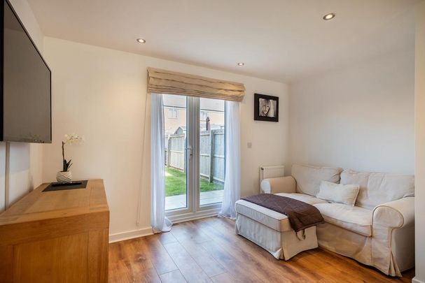 3 bedroom end of terrace house to rent - Photo 1