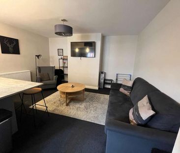 5 bedroom house of multiple occupation to rent - Photo 1