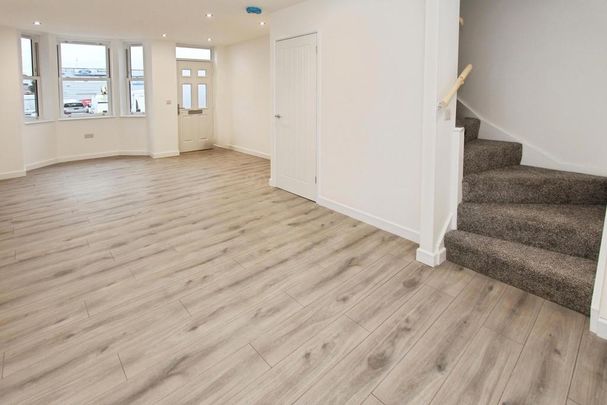 4 bedroom terraced house to rent - Photo 1