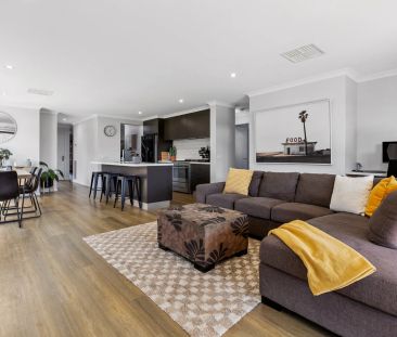 Perfect family home, with shedding - Photo 6