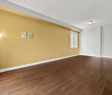 For Lease - 88 Stockholm Private, Blossom Park - Airport and Area, ... - Photo 2