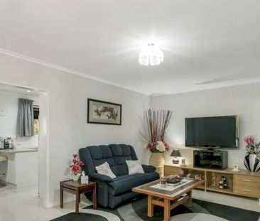 Family home in convenient location - Photo 3