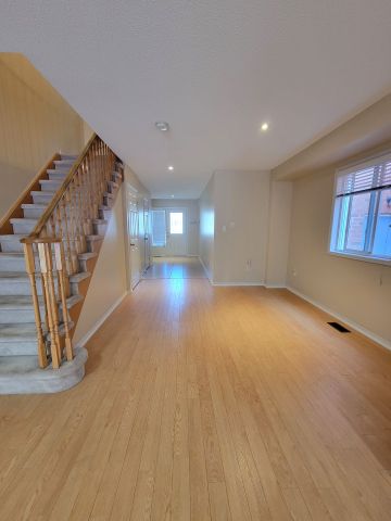 For Lease - 116 Oceanpearl Crescent, Whitby, Ontario - Photo 3