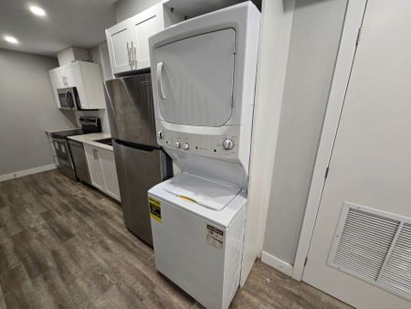 For Lease - 102 Wellington Street Unit# 1, Hamilton, Ontario - Photo 4