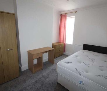 Morris Road Upper Flat, **student Apartment** Student Apartment **,... - Photo 5