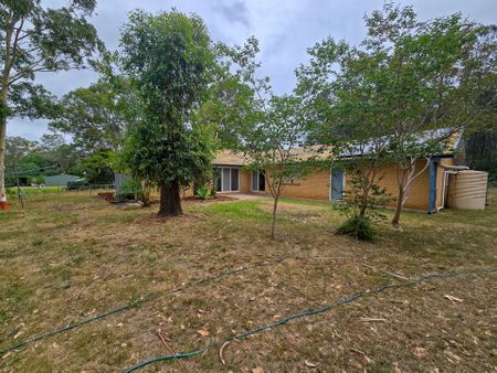 Space, Privacy & Fresh Updates- Rural Living in sort after Catherine Fields - Photo 4