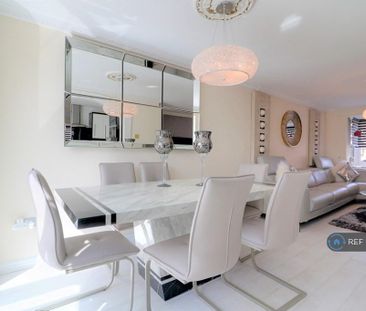 3 bedroom detached house to rent - Photo 6