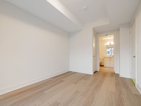 For Lease - 333 Sunseeker Avenue Unit# 408, Innisfil, Ontario - Photo 5