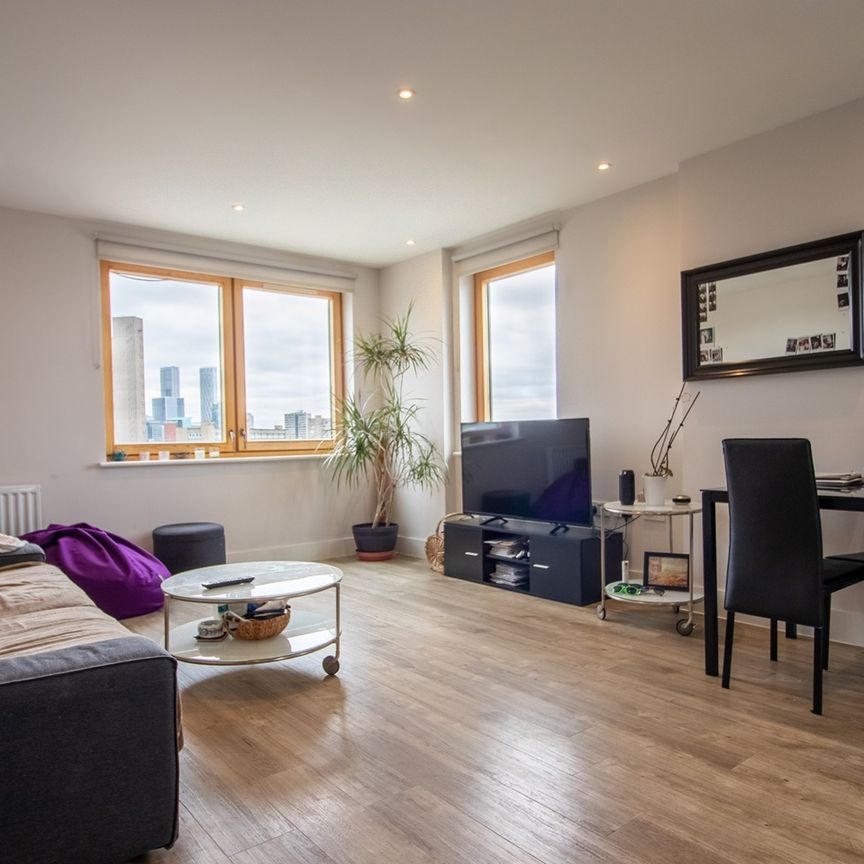 3 Bed Penthouse, Salcombe Court, E14 - Photo 1