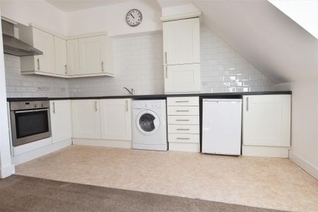 2 bedroom apartment to rent - Photo 2