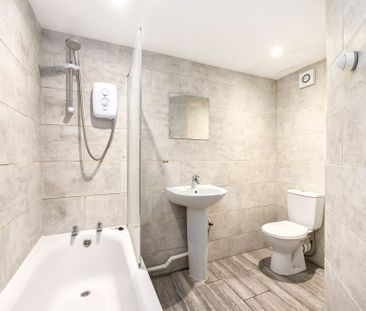 St. Aubyns, Hove, BN3 - Photo 1