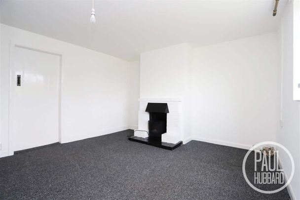 Beccles Road, Lowestoft, NR33 - Photo 1