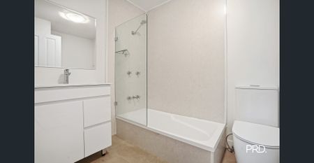 Freshly Renovated 3-Bedroom Duplex - Photo 4