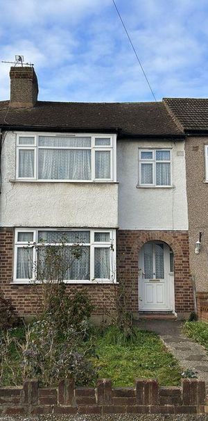 Tysoe Avenue, Enfield EN3, London - Photo 1