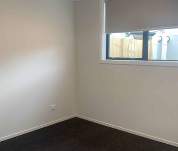 Sunny 2-bedroom duplex for rent!! - Photo 2