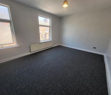 4 bedroom terraced house to rent - Photo 5