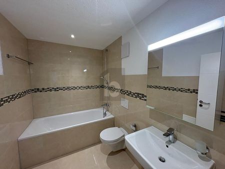 NEUBAU-ERSTBEZUG MIT BESONDEREM CHARME - Foto 4