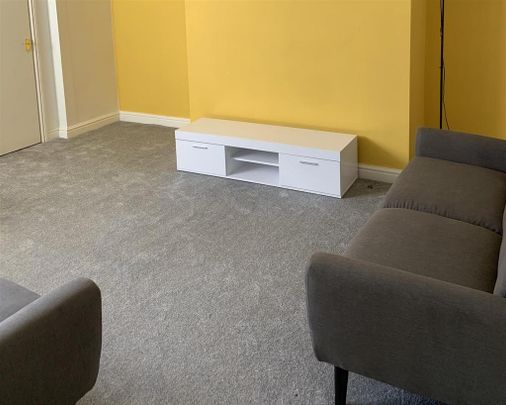 5 bedroom house to rent - Photo 1