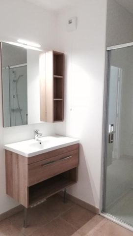 Location Appartement 2 pièces 40m² MONT ST AIGNAN 76130 - Photo 4