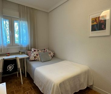 Piso de alquiler en N/a, Aluche - Photo 1