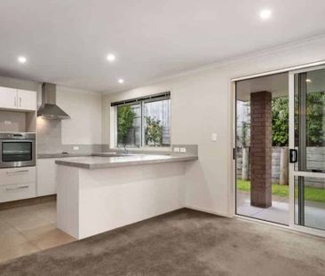 Family Favourite on Fairfax - Photo 3