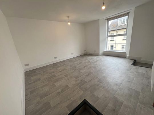 2 bedroom flat to rent - Photo 1