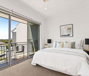 Modern Townhouse Offering Effortless Living in the Heart of Oatley - Photo 6