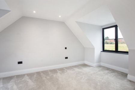 3 bedroom semi-detached house to rent - Photo 3